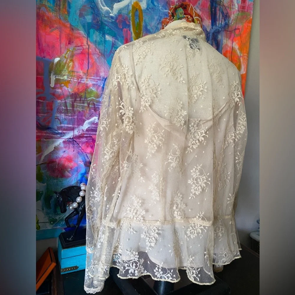 Gorgeous Charming Cream color LACE with Cami Blouse Top Vintage retro Fashion ๐ - Picture 3 of 7